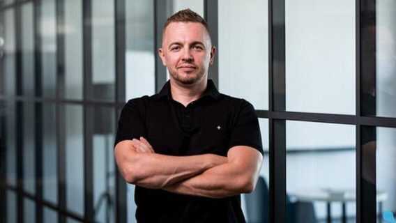 Национальная полиция Украины разыскивает совладельца IT-холдинга Techiia Олега Крота из-за незаконного завладения 35 млн долларов США, принадлежащих иностранному инвестору