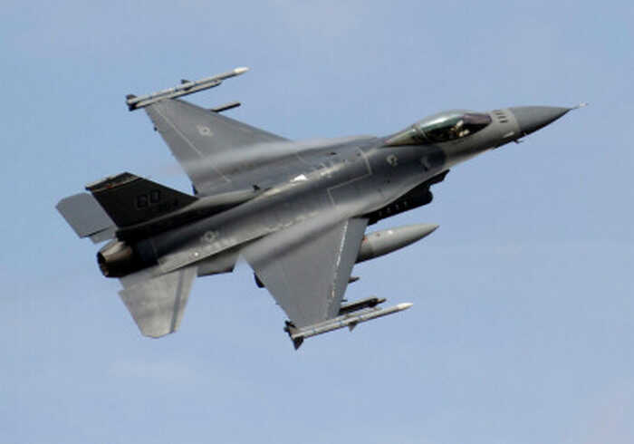  ,     F-16