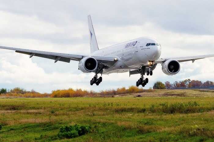  Boeing 777-200ER     Mahan Air