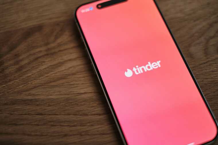        Tinder