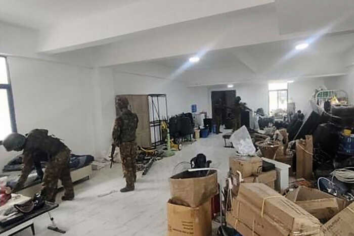     :   2000     Starlink