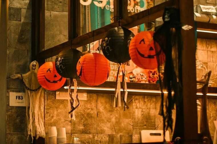В России предложили штрафовать кафе и магазины за атрибутику Хэллоуина