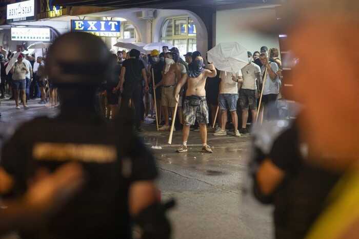 Criminals Among Serbian Government Backers Confronting Protesters