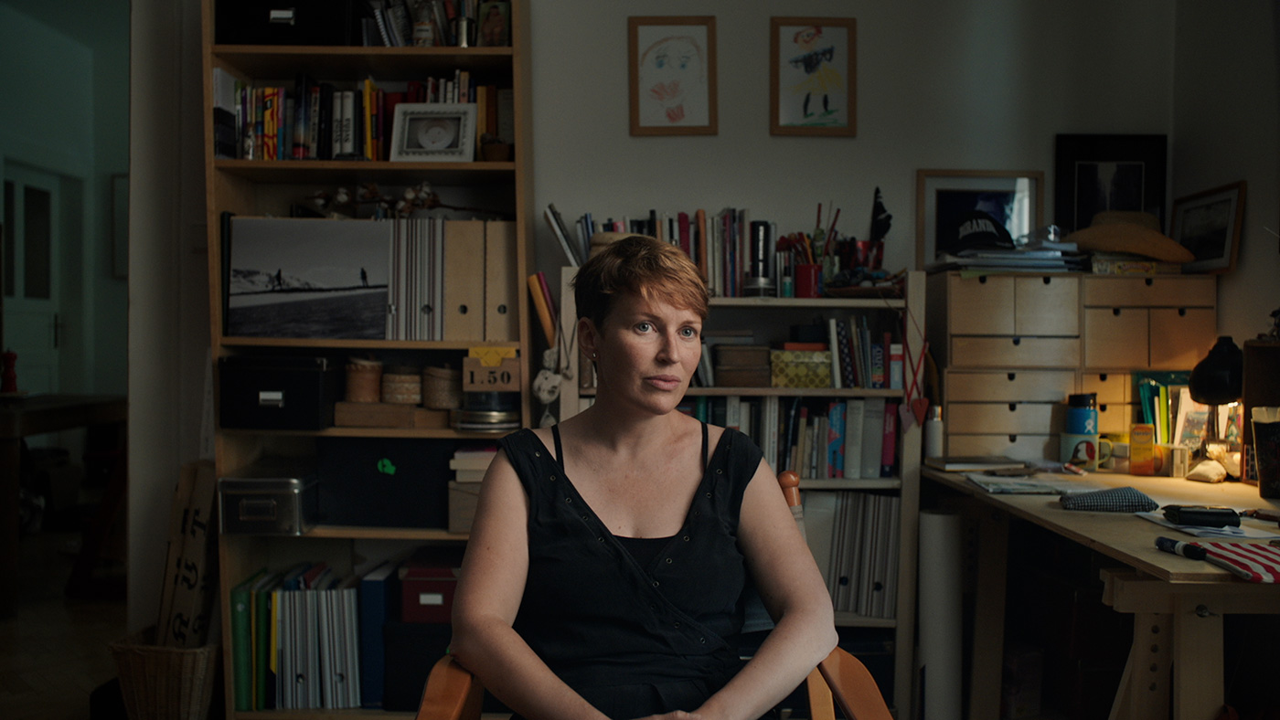 Pavla Holcová during filming of The Killing of a Journalist dqxikeidqxiqxtsld