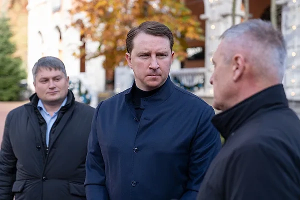 Алексей Копайгородский в куртке, похожей на Canali. Фото © sochi.ru