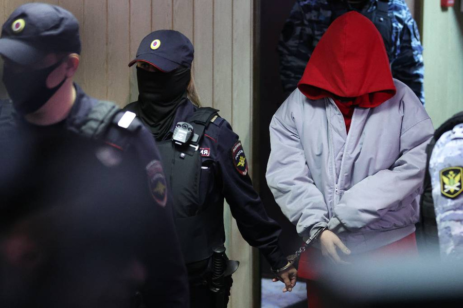 Елену Блиновскую доставили в зал суда. Фото © ТАСС / Сергей Бобылев dqxikeidqxiqxtsld